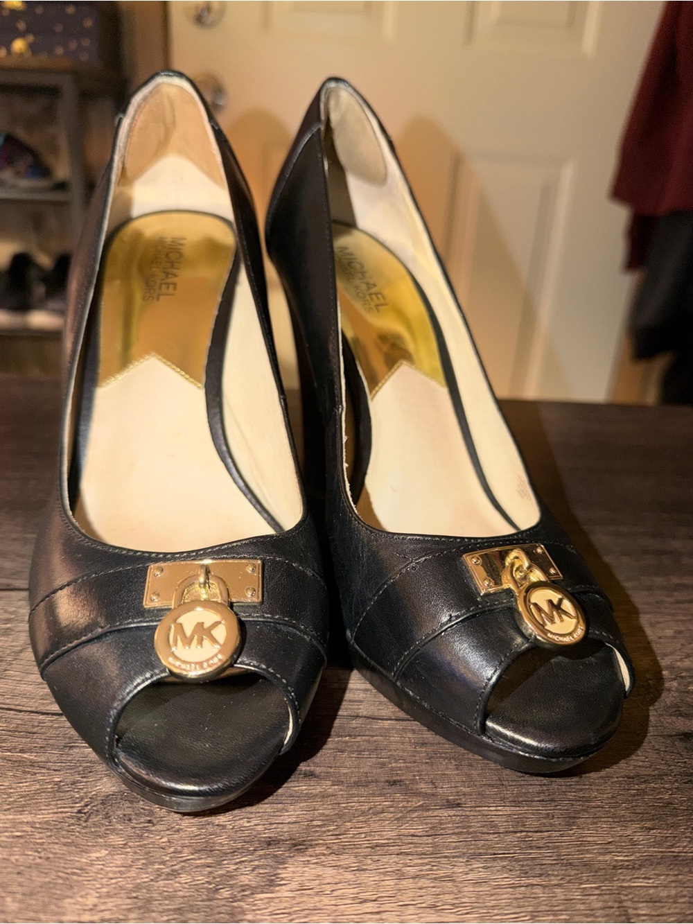 Michael Kors Black Leather Peep-Toe Pumps with Gold Logo Accent size 10